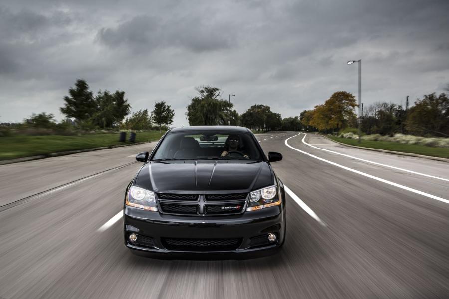  Dodge Avenger Blacktop Edition 2012 года  (фото 20 из 25)